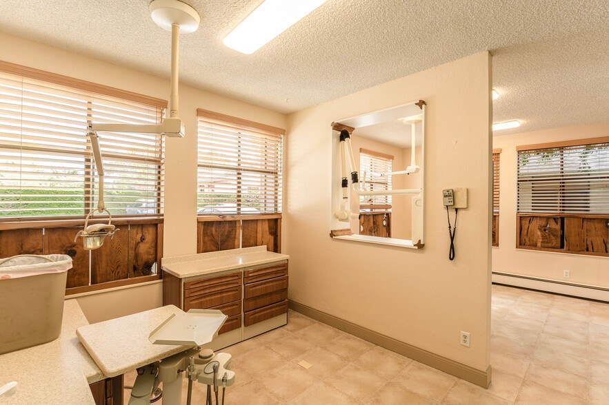 26535 Carmel Rancho Blvd, Carmel, CA à louer - Photo du bâtiment - Image 2 de 28