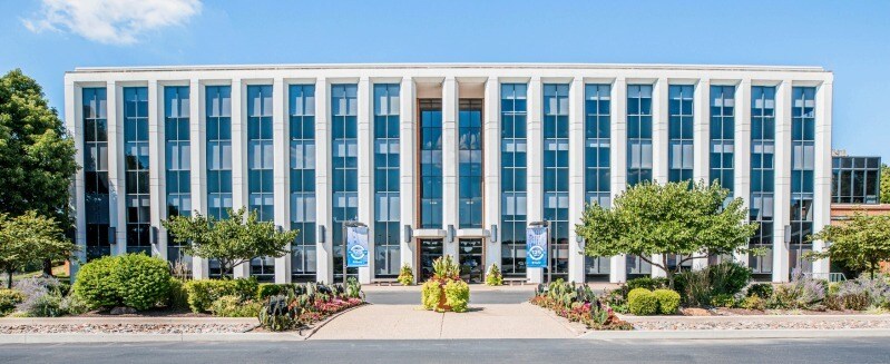 1355 N Highway Dr, Fenton, MO à louer - Photo du bâtiment - Image 2 de 5