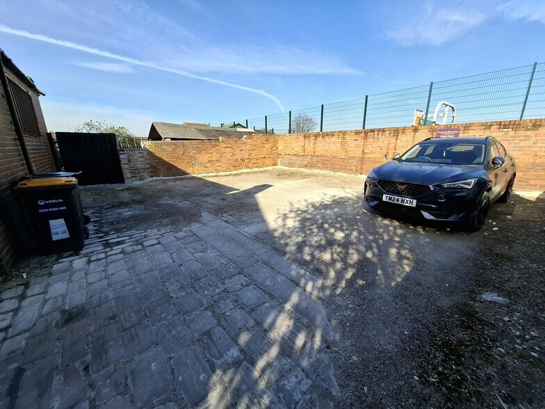 36 Hoyland Road, Hoyland à vendre - Photo du bâtiment - Image 3 de 12