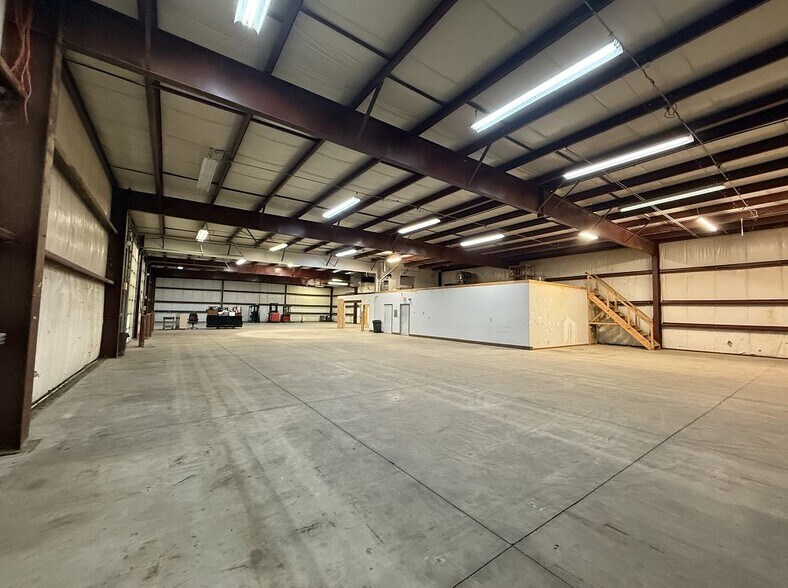 8196-8198 Boardwalk Dr, Brighton, MI à louer - Photo intérieure - Image 2 de 4