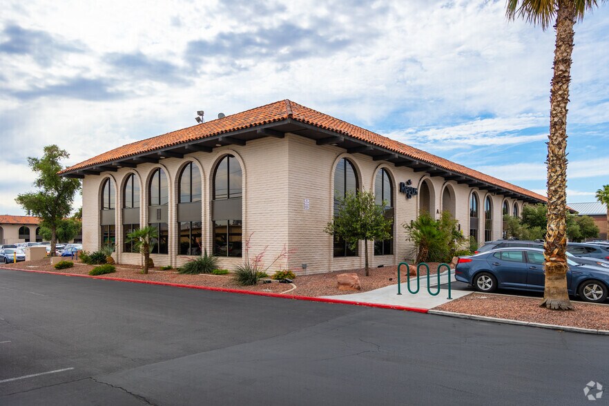 4220 S Maryland Pky, Las Vegas, NV à vendre - Photo du bâtiment - Image 2 de 20