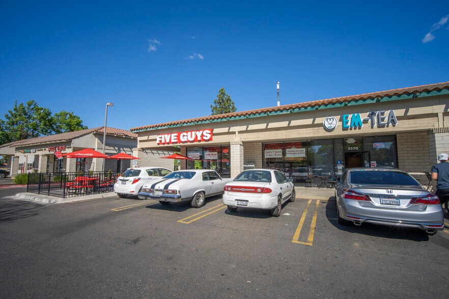 3518-3572 G St, Merced, CA à louer - Photo du bâtiment - Image 1 de 9