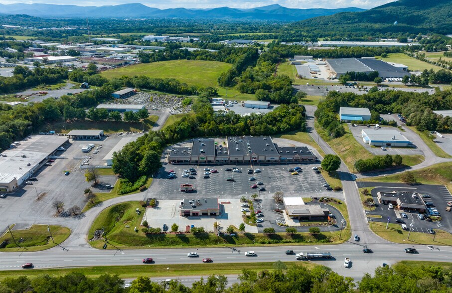 3422-3424 Orange Ave NE, Roanoke, VA à vendre - Photo du bâtiment - Image 2 de 9