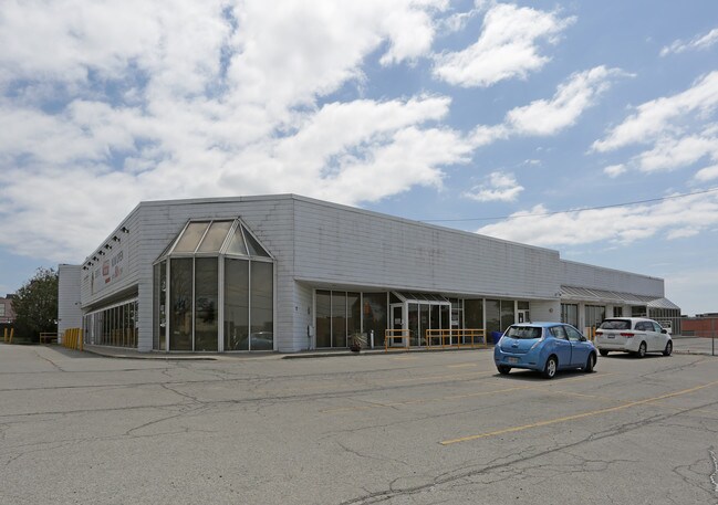 Plus de détails pour 1117 Finch Ave, Toronto, ON - Industriel à louer