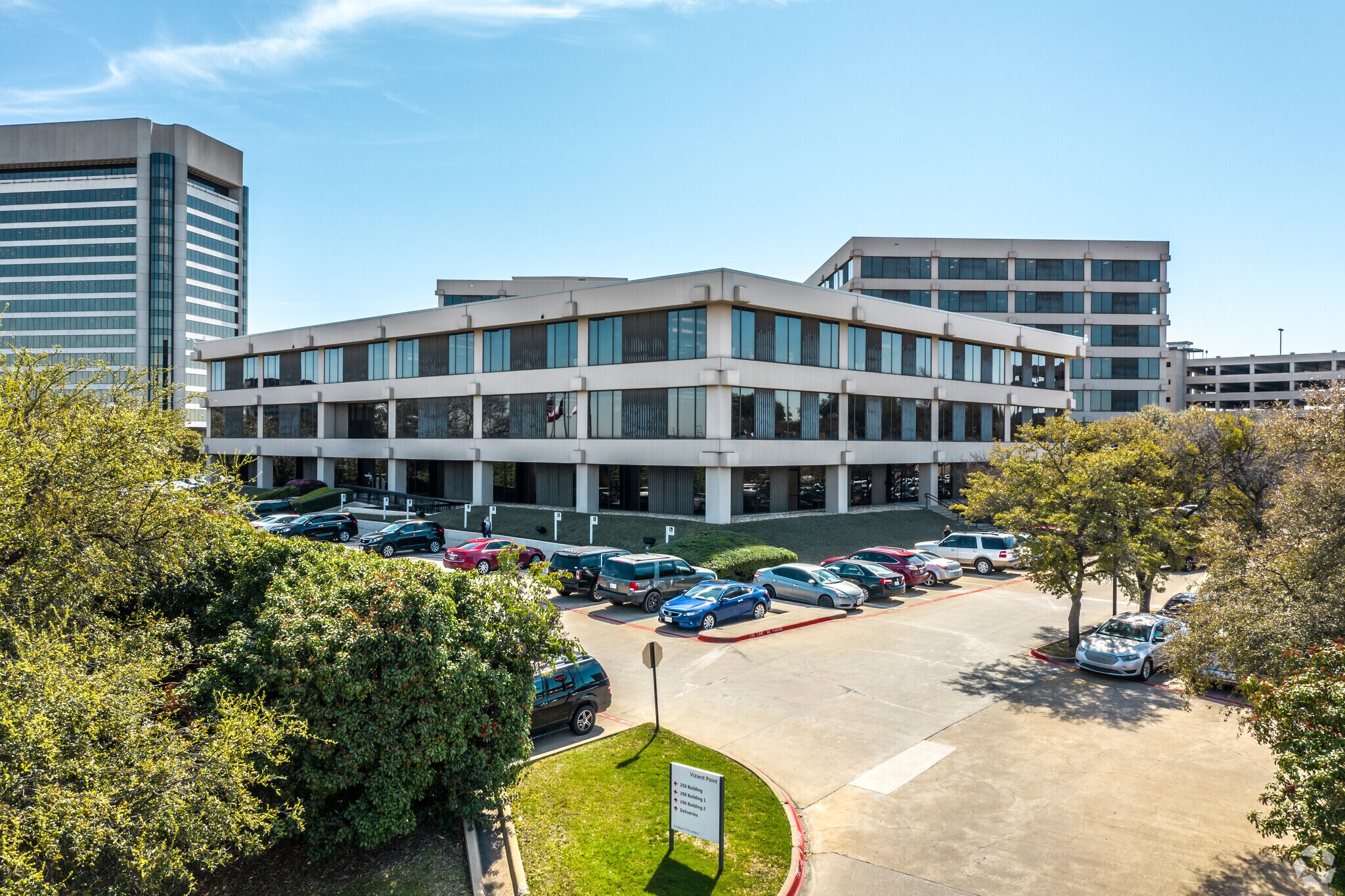 250 E John Carpenter Fwy, Irving, TX à louer Photo du bâtiment- Image 1 de 29