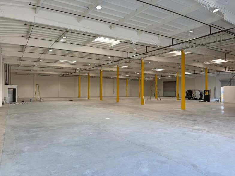 1010 N Grove St, Anaheim, CA à louer - Photo du bâtiment - Image 3 de 4