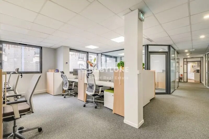 Office in Boulogne-Billancourt for lease - Interior Photo - Image 2 of 16