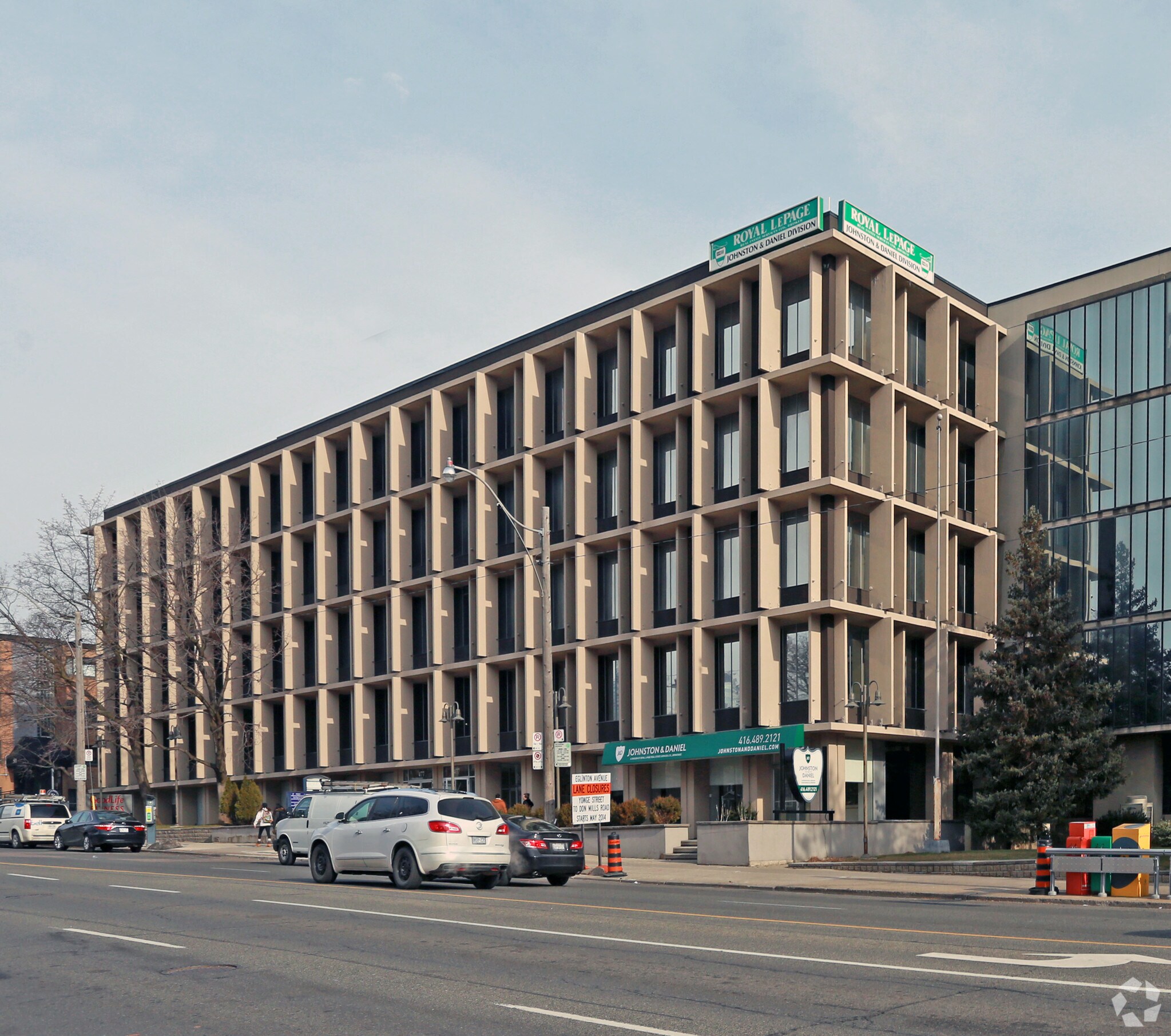 477 Mount Pleasant Rd, Toronto, ON à louer Photo du bâtiment- Image 1 de 8