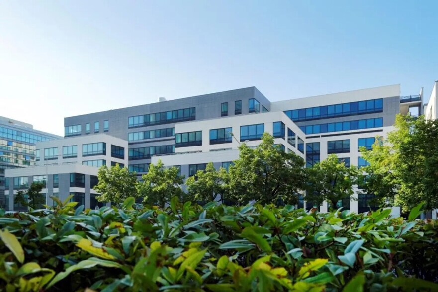 333 Avenue Georges Clemenceau, Nanterre à louer - Photo du bâtiment - Image 3 de 19