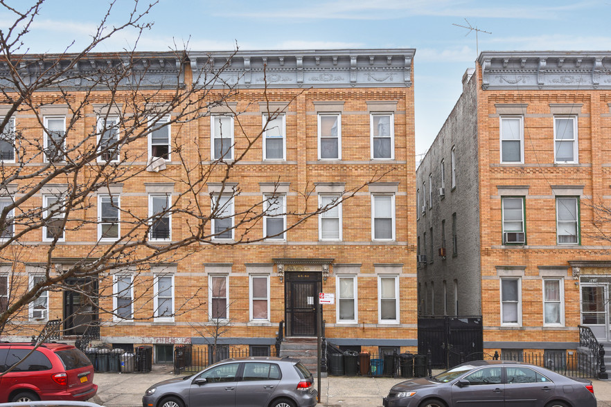 64-40 Madison St, Flushing, NY à vendre - Photo principale - Image 1 de 1