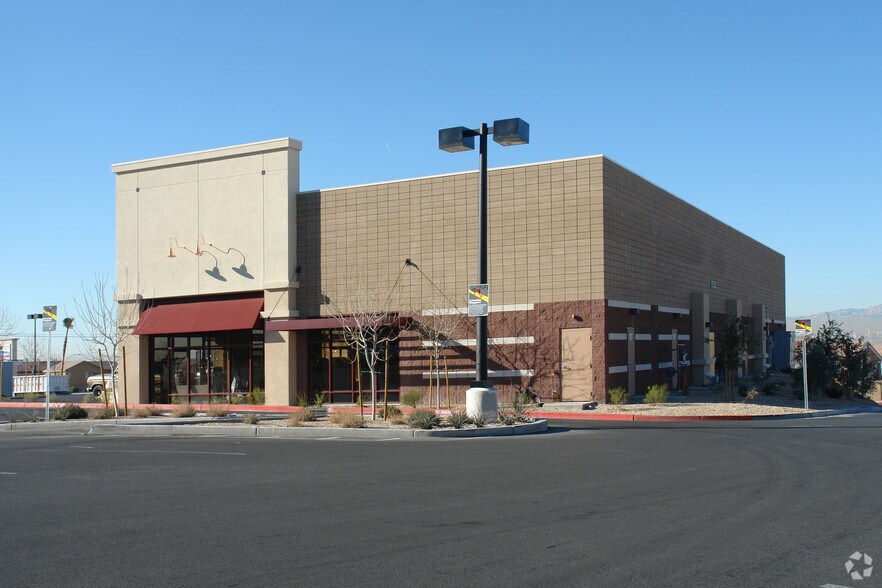 6520 E Lake Mead Blvd, Las Vegas, NV à louer - Photo du bâtiment - Image 2 de 6