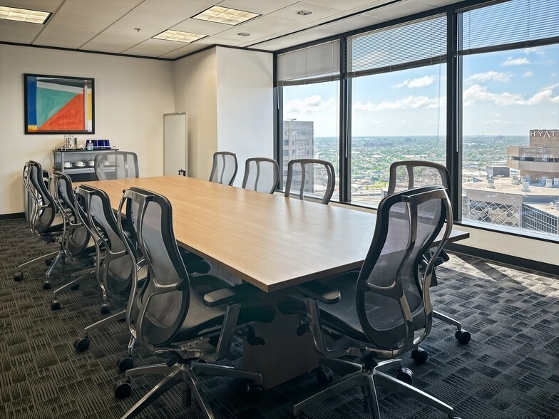 1100 Poydras St, New Orleans, LA à louer - Photo intérieure - Image 2 de 60