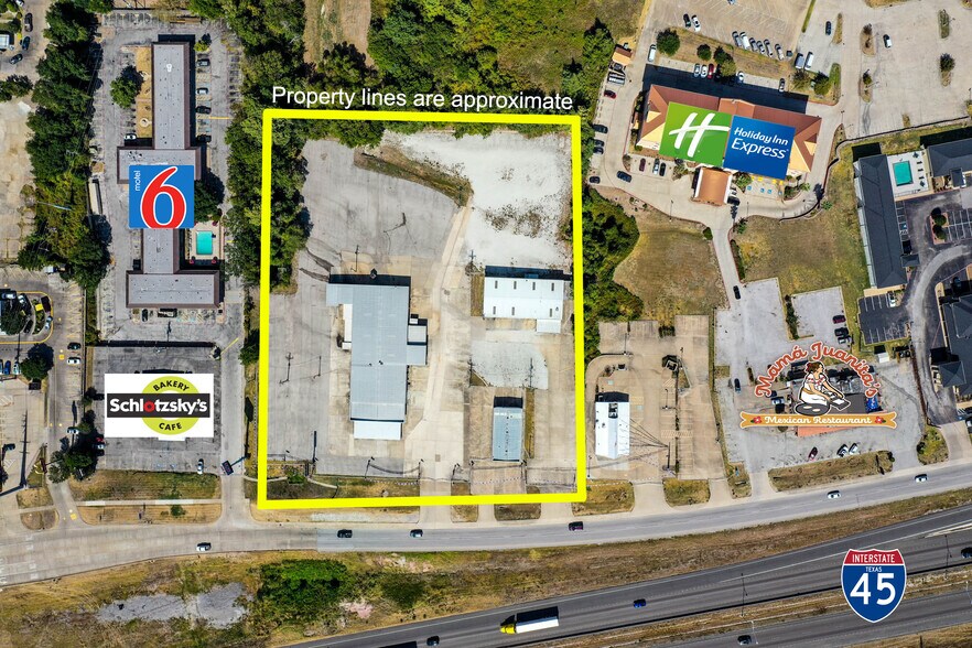130 Interstate 45 N, Huntsville, TX à vendre - Photo du bâtiment - Image 3 de 4