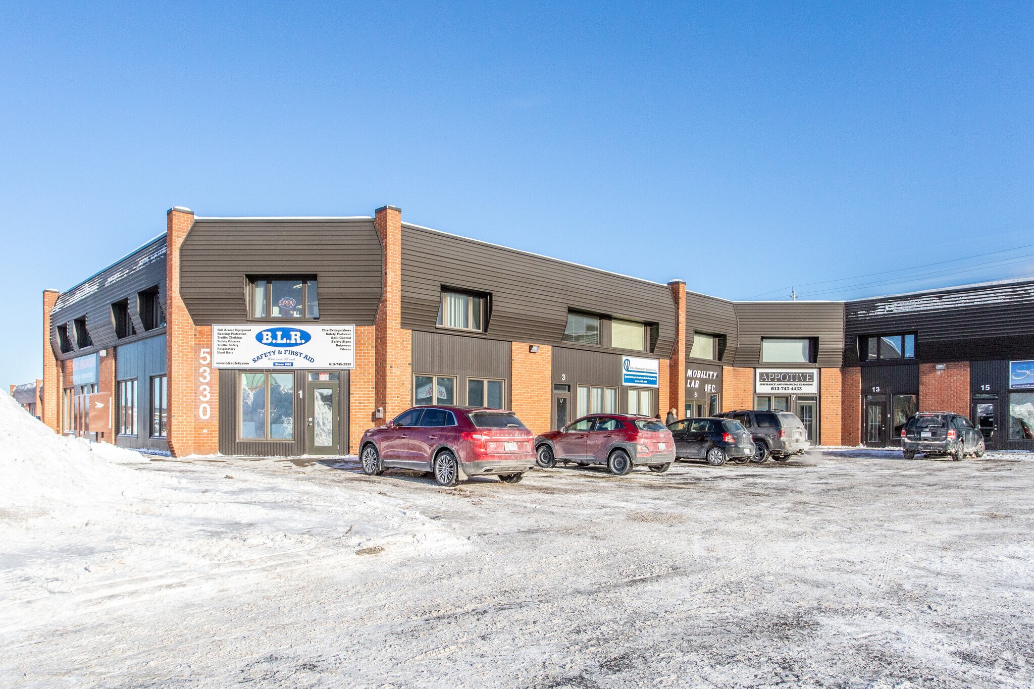 5330 Canotek Rd, Gloucester, ON à vendre Photo du bâtiment- Image 1 de 1