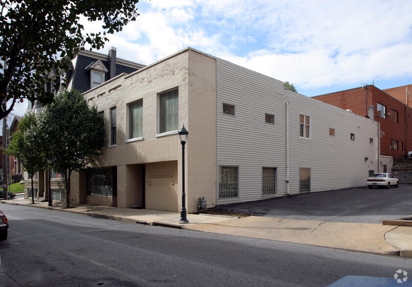 41-43 N Summit Ave, Hagerstown, MD à louer - Photo principale - Image 1 de 8