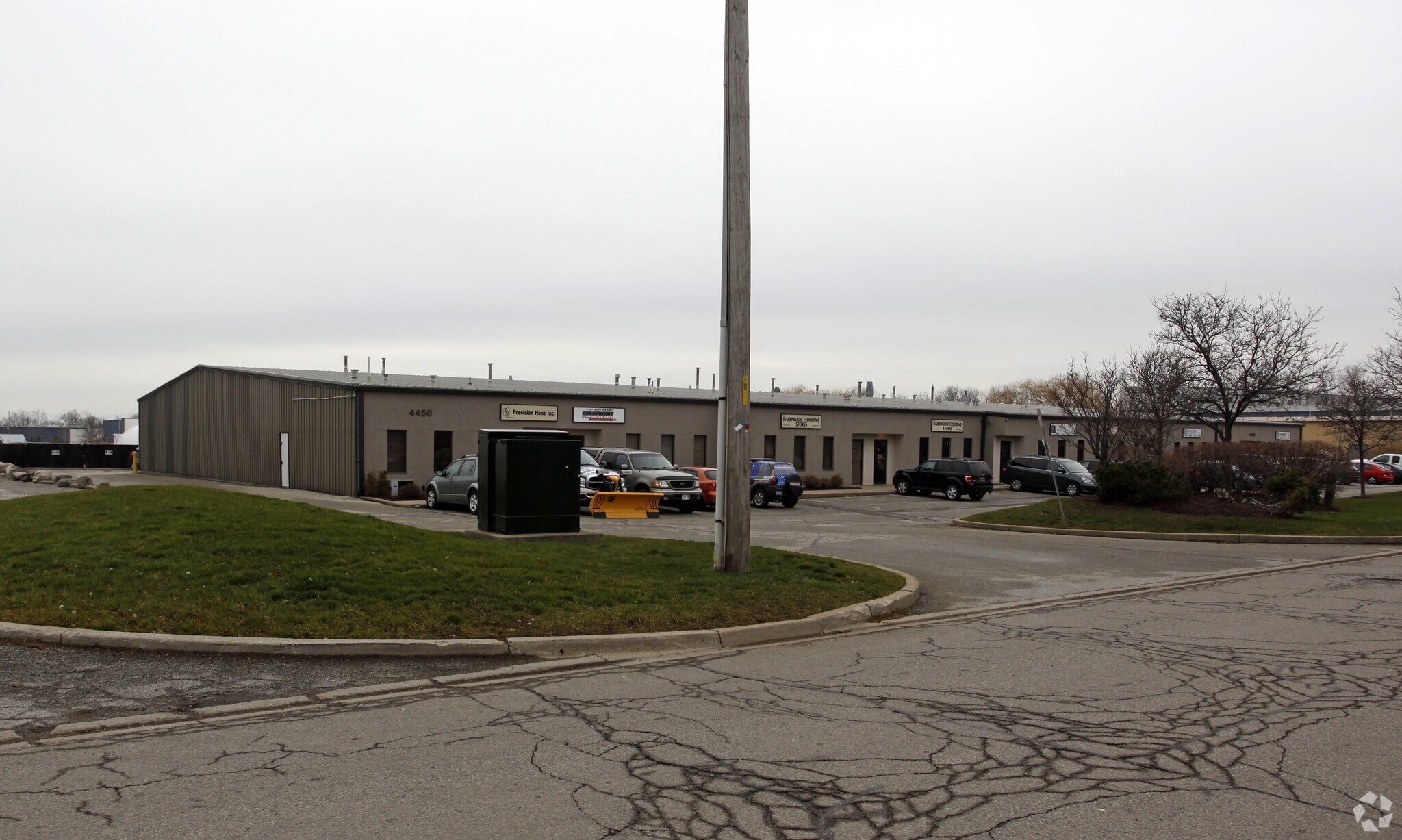 4450 Corporate Dr, Burlington, ON à vendre Photo principale- Image 1 de 1