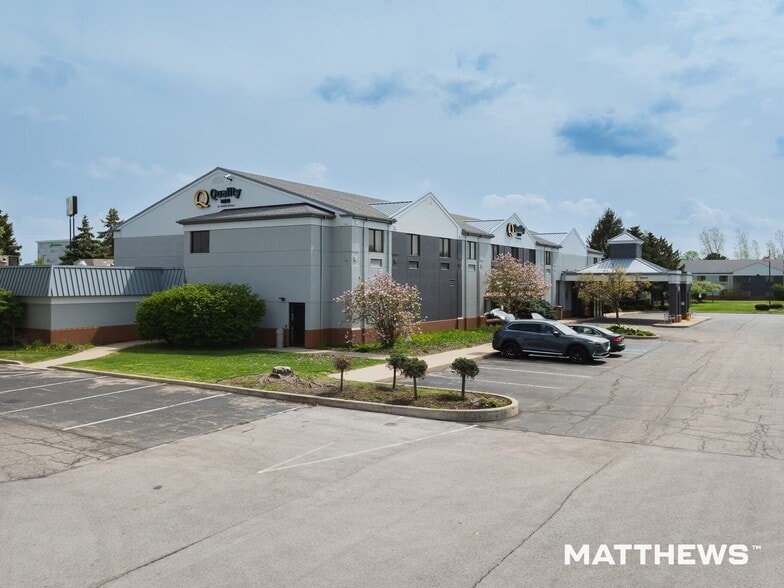 10621 Fremont Pike, Perrysburg, OH for sale - Building Photo - Image 2 of 3