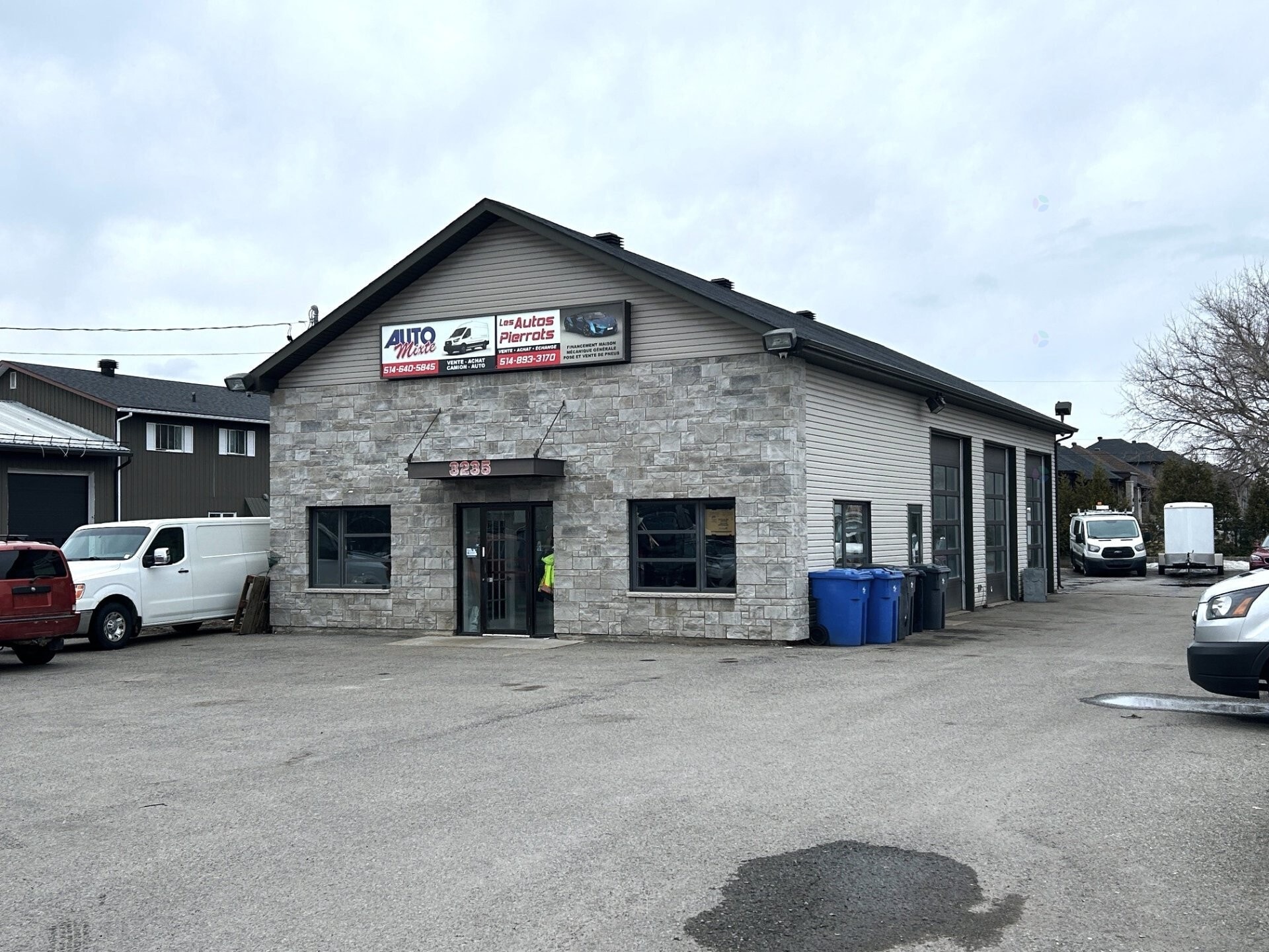 3235 Ch D'oka, Sainte-Marthe-sur-le-Lac, QC for sale Primary Photo- Image 1 of 6