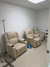 9371 Cypress Lake Dr, Fort Myers, FL for lease Interior Photo- Image 1 of 5