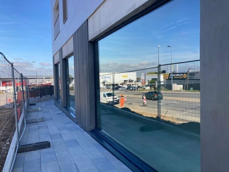 Retail in Magnanville for lease - Building Photo - Image 2 of 12