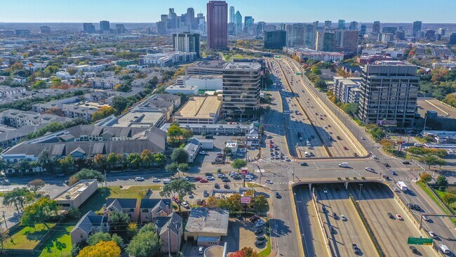 More details for 4212 N Central Expy, Dallas, TX - Retail for Sale