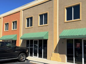 1035 Collier Center Way, Naples, FL for lease Building Photo- Image 1 of 12