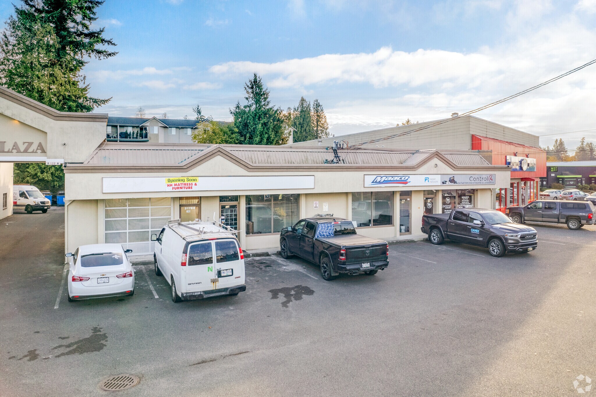 31760 S Fraser Way, Abbotsford, BC for sale Primary Photo- Image 1 of 1