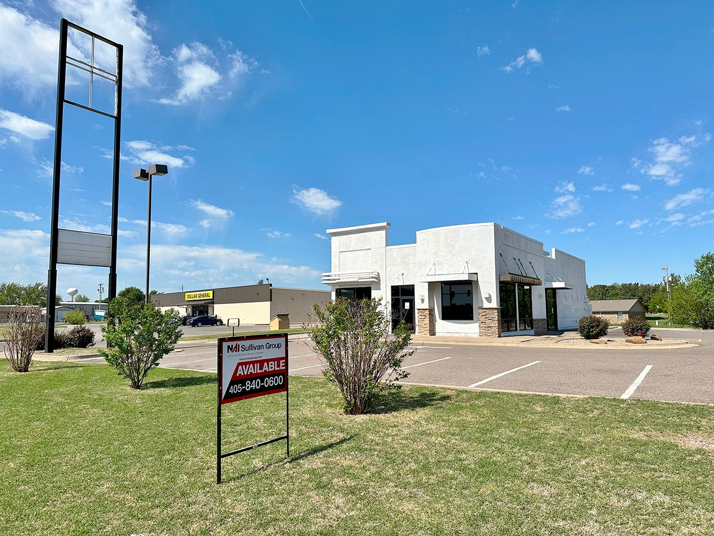 2141 W Gary Blvd, Clinton, OK for lease Primary Photo- Image 1 of 2