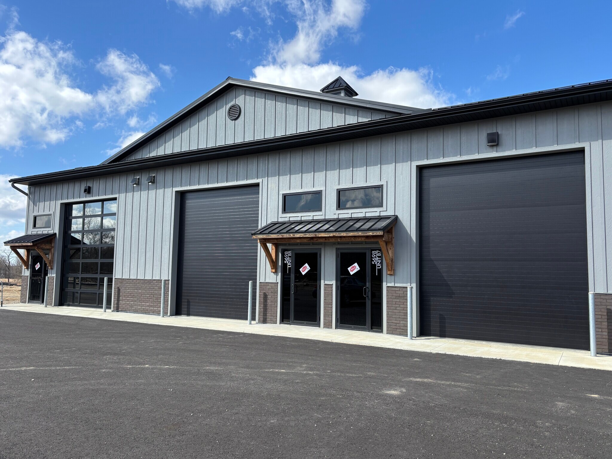 5698 Hudson Dr, Hudson, OH à vendre Photo du bâtiment- Image 1 de 11