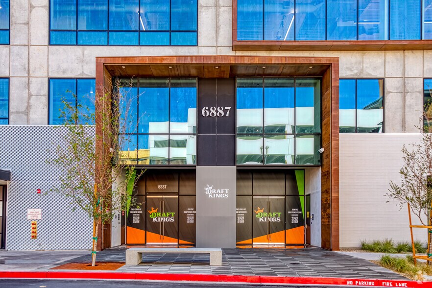 6887 Helen Toland St, Las Vegas, NV à louer - Photo du bâtiment - Image 2 de 7