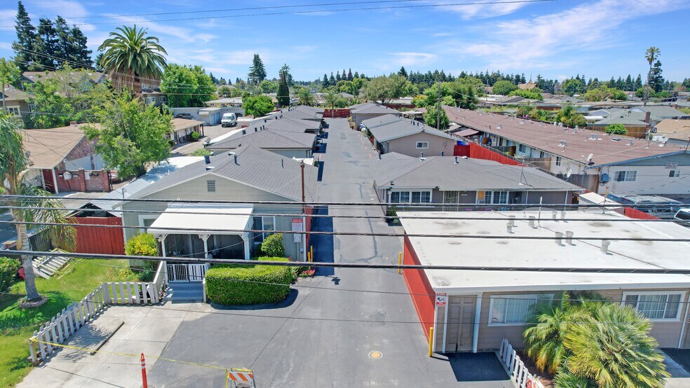 19477 Meekland Ave, Cherryland, CA à vendre - Photo du bâtiment - Image 3 de 25
