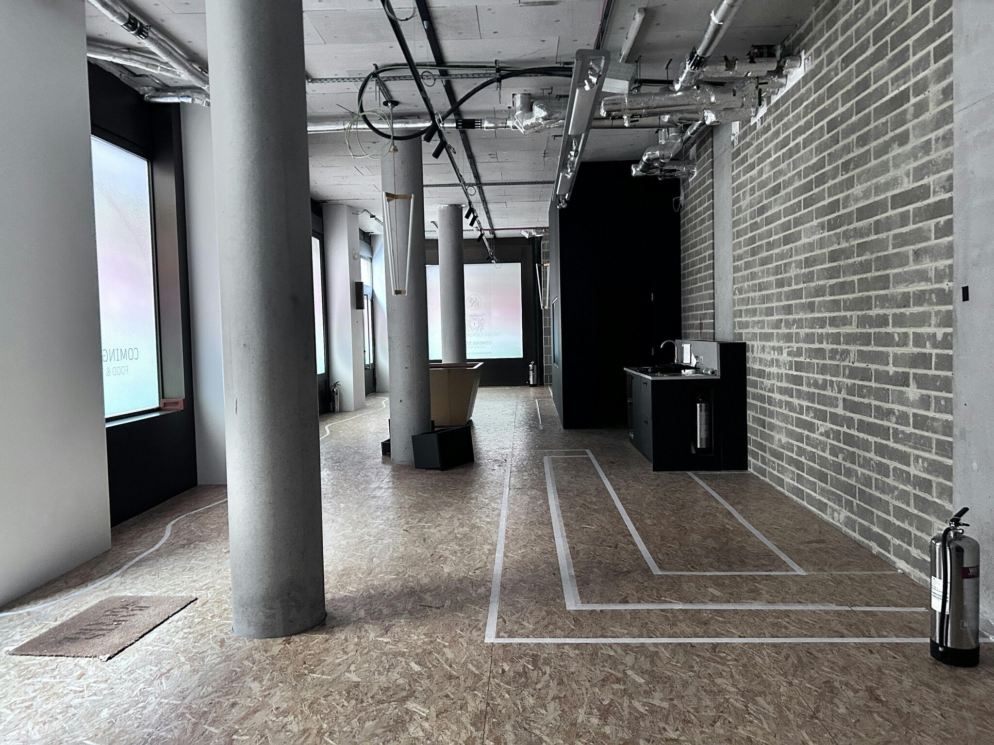 90 Bartholomew Clos, London for lease Building Photo- Image 1 of 7