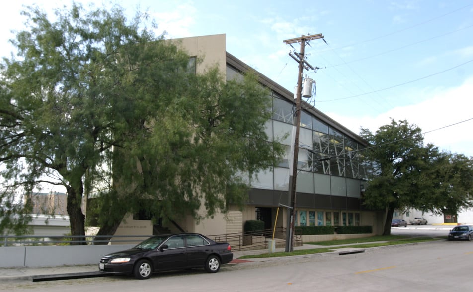 1413 Rio Grande Ave, Fort Worth, TX à vendre - Photo du bâtiment - Image 2 de 4