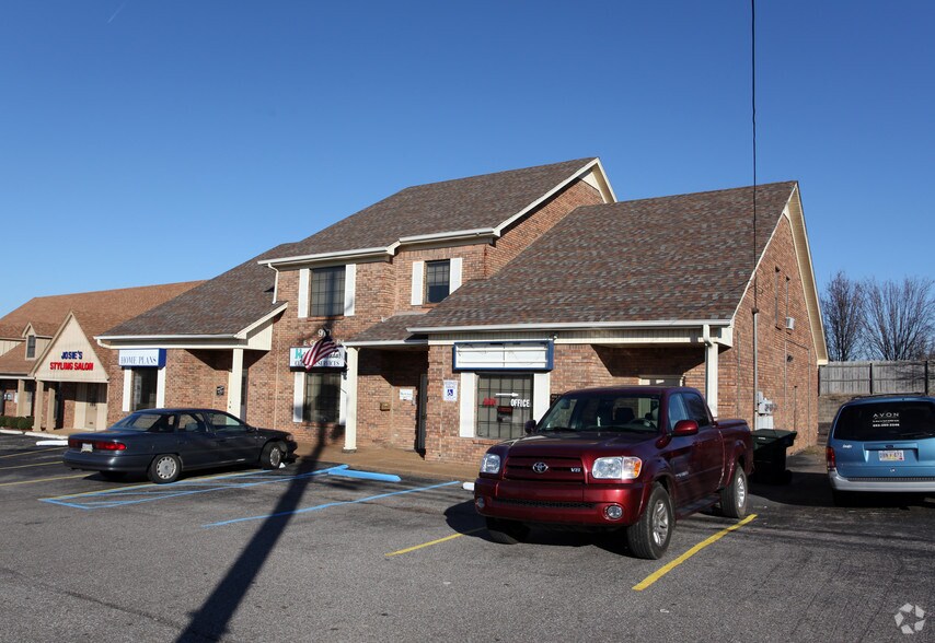 910 Goodman Rd E, Southaven, MS à louer - Photo du bâtiment - Image 3 de 6