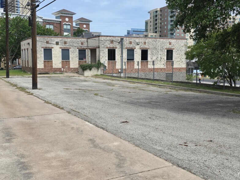 1009 E 11th St, Austin, TX à louer - Photo du bâtiment - Image 2 de 6