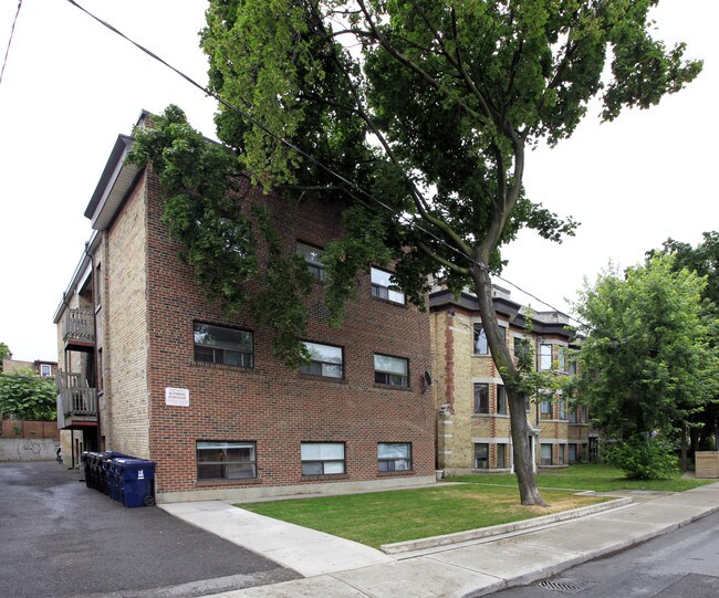 Plus de détails pour 427 Crawford St, Toronto, ON - Multi-résidentiel à vendre