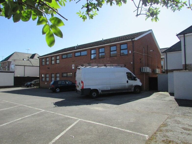78-84 High St, Dunstable à louer - Photo du bâtiment - Image 3 de 3