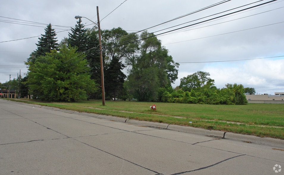 28530-28540 Ryan Rd, Warren, MI for sale - Building Photo - Image 3 of 3
