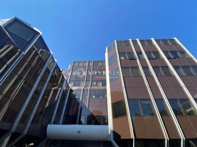 Office in Malakoff for lease - Building Photo - Image 3 of 12