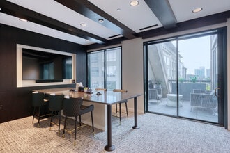 3060 Peachtree Rd NW, Atlanta, GA for lease Building Photo- Image 2 of 18