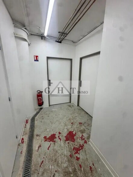 Industriel dans Palaiseau à louer - Photo du bâtiment - Image 3 de 4