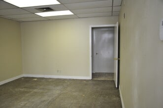 823-827 Tancahua St, Corpus Christi, TX for lease Interior Photo- Image 2 of 14