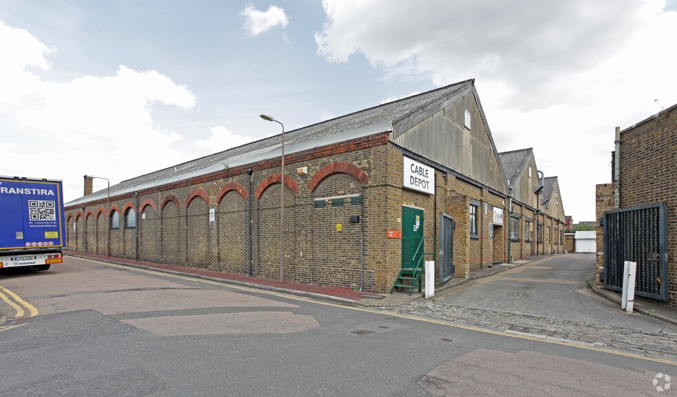 Warspite Rd, Londres à louer - Photo du bâtiment - Image 2 de 22