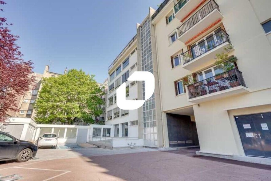 Office in Issy-les-Moulineaux for lease - Building Photo - Image 2 of 6