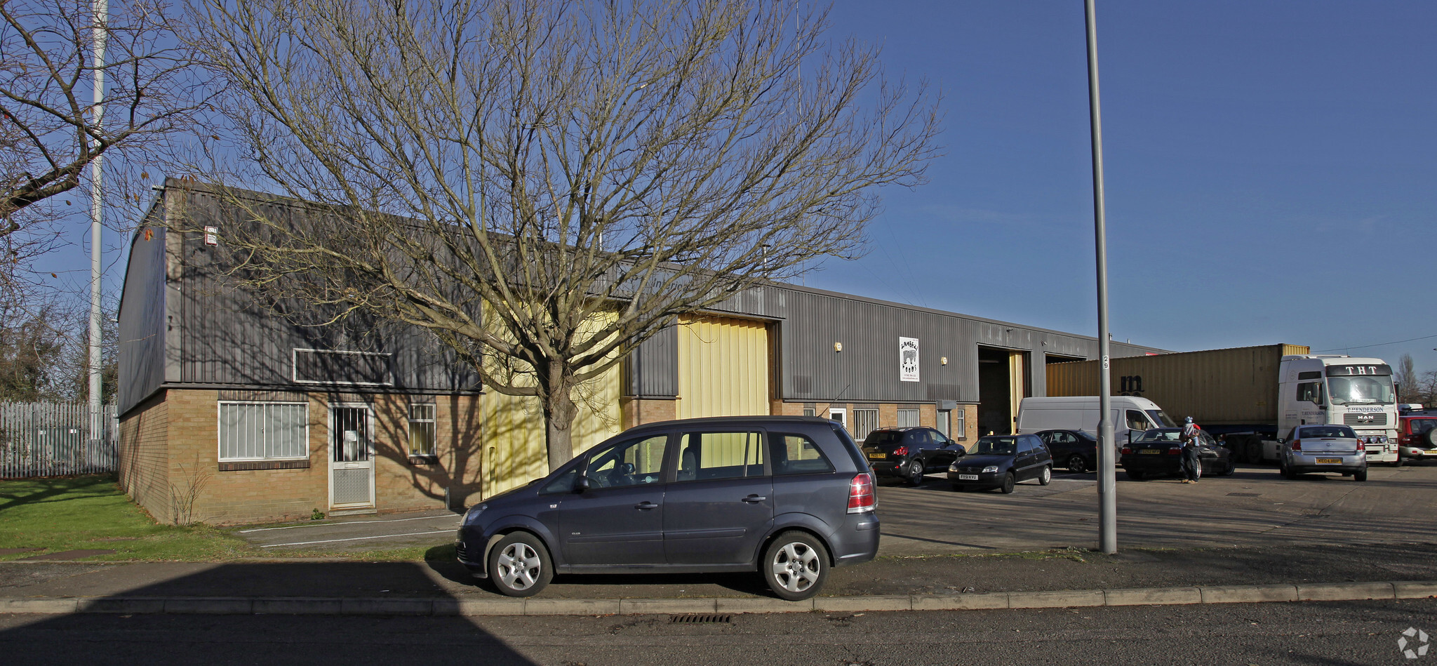 191-198 Camford Way, Luton for lease Primary Photo- Image 1 of 9