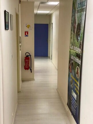 Plus de détails pour Bureau à vendre