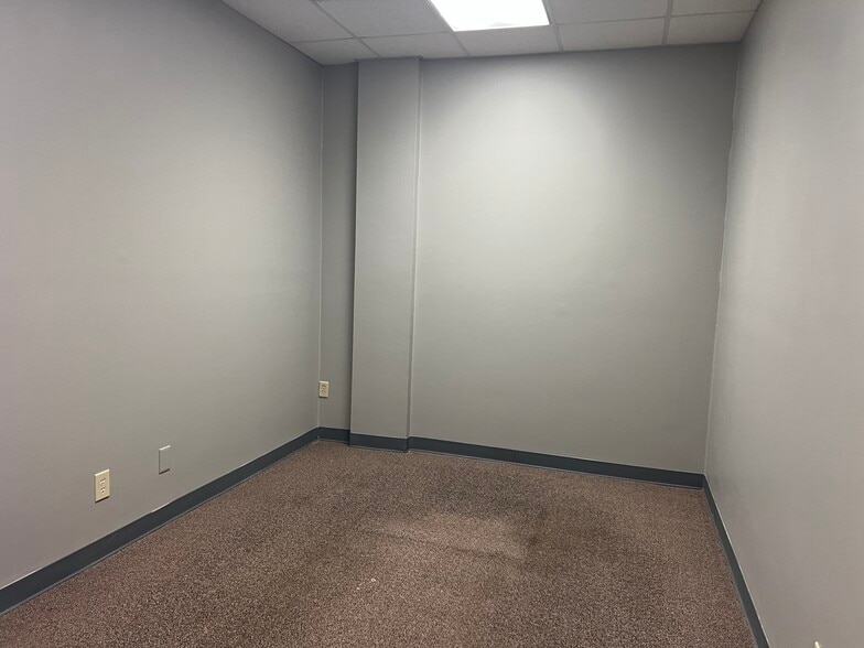 232 N Main St, Marysville, OH for lease - Building Photo - Image 3 of 17