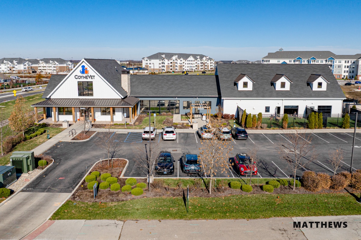 Community Veterinary Partners Portfolio portfolio of 1 properties for sale on LoopNet.ca Building Photo- Image 1 of 5