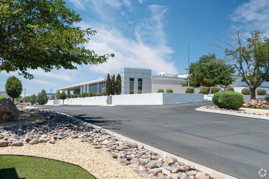 1359 Lomaland Dr, El Paso, TX à louer - Photo du bâtiment - Image 2 de 20