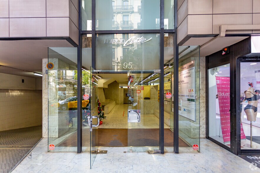 Carrer de Pau Claris, 95, Barcelona, Barcelona for sale - Building Photo - Image 1 of 3